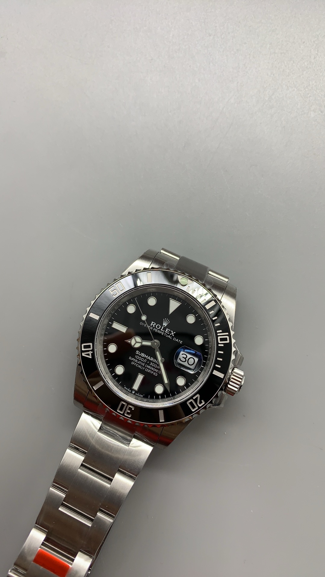 Wearing the NOOB Factory Rolex Submariner 126610LN – A Perfect Blend of Style and Function